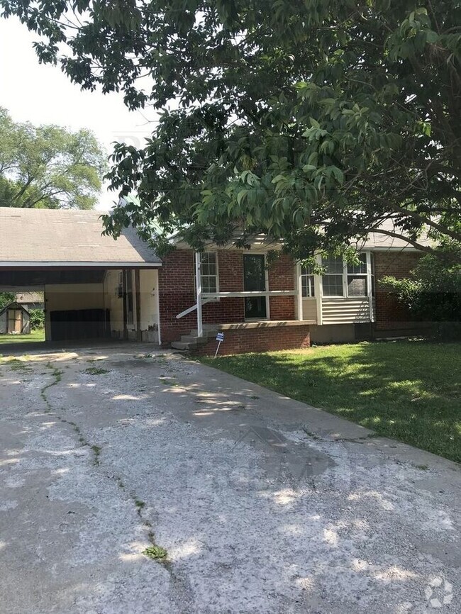 Building Photo - Charming 2 BED 1 BATH - NICE UPDATED INTER... Rental