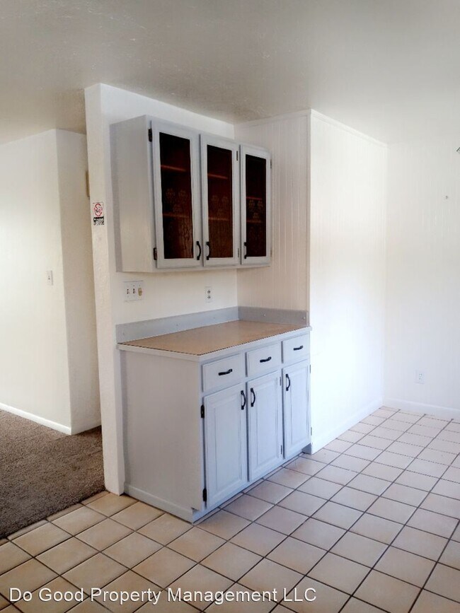 Photo - 5 br, 2 bath House - 2822 S Laurelhurst Dr