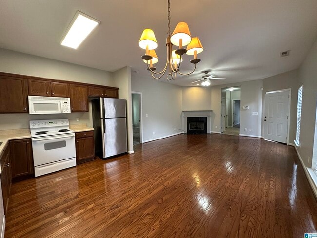 Photo - 1103 Castlemaine Dr