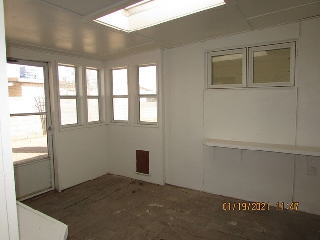 Building Photo - Newly remodeled 2 bedroom/2 bath home