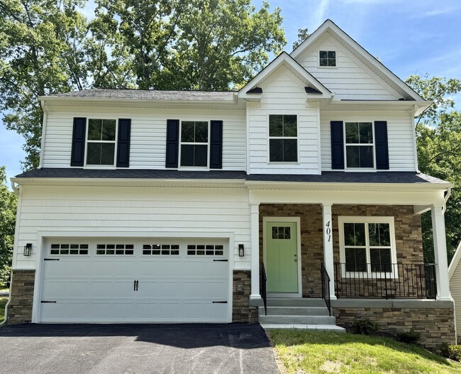 Building Photo - 401 Birdie Rd