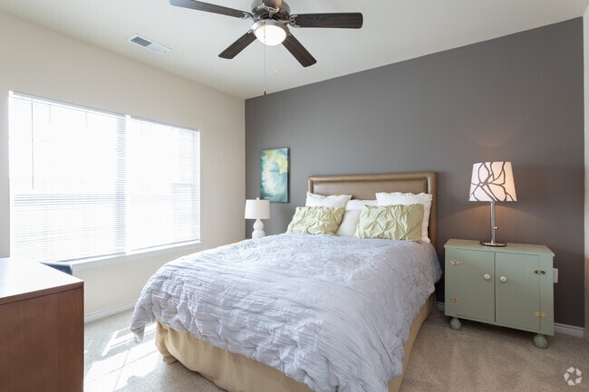 1BR, 1BA - 746 SF - Atwell 1