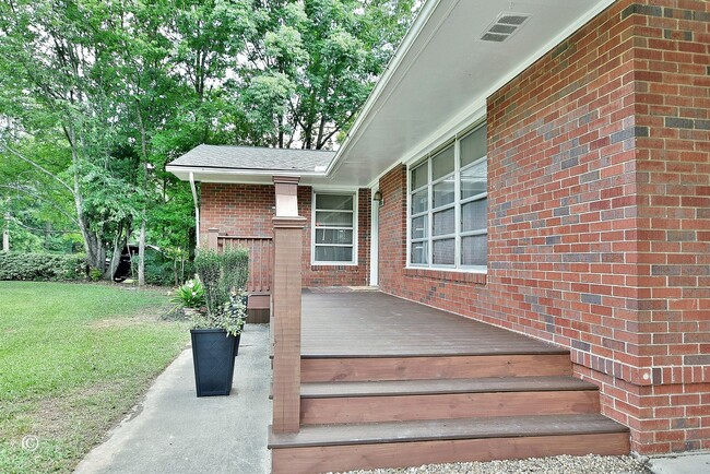 Photo - 2002 Marilon Dr