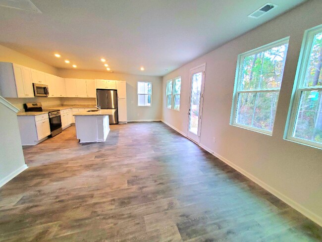 Photo - 139 Cypress Holw Dr