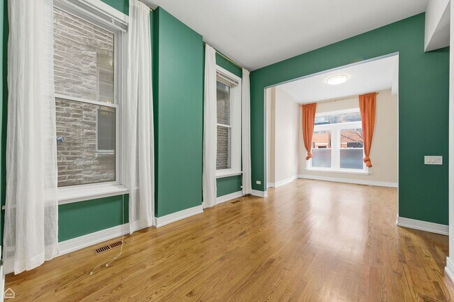 Photo - 2523 W Chicago Ave Unidad 1