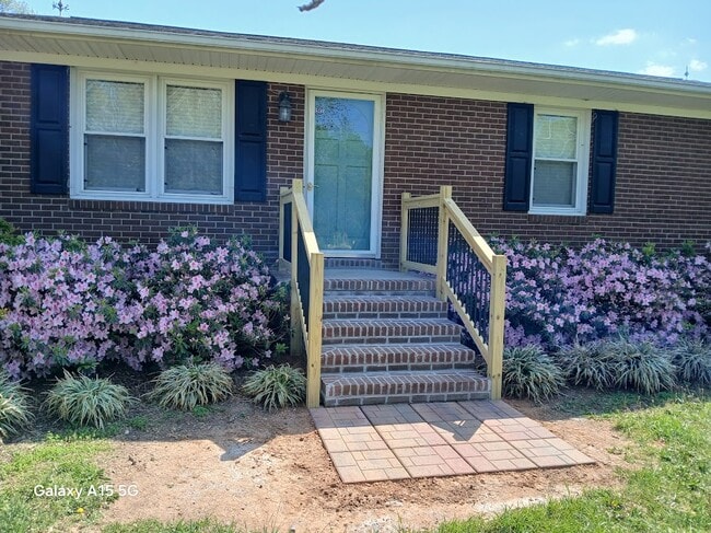 Building Photo - 4008 Lebanon Rd Rental