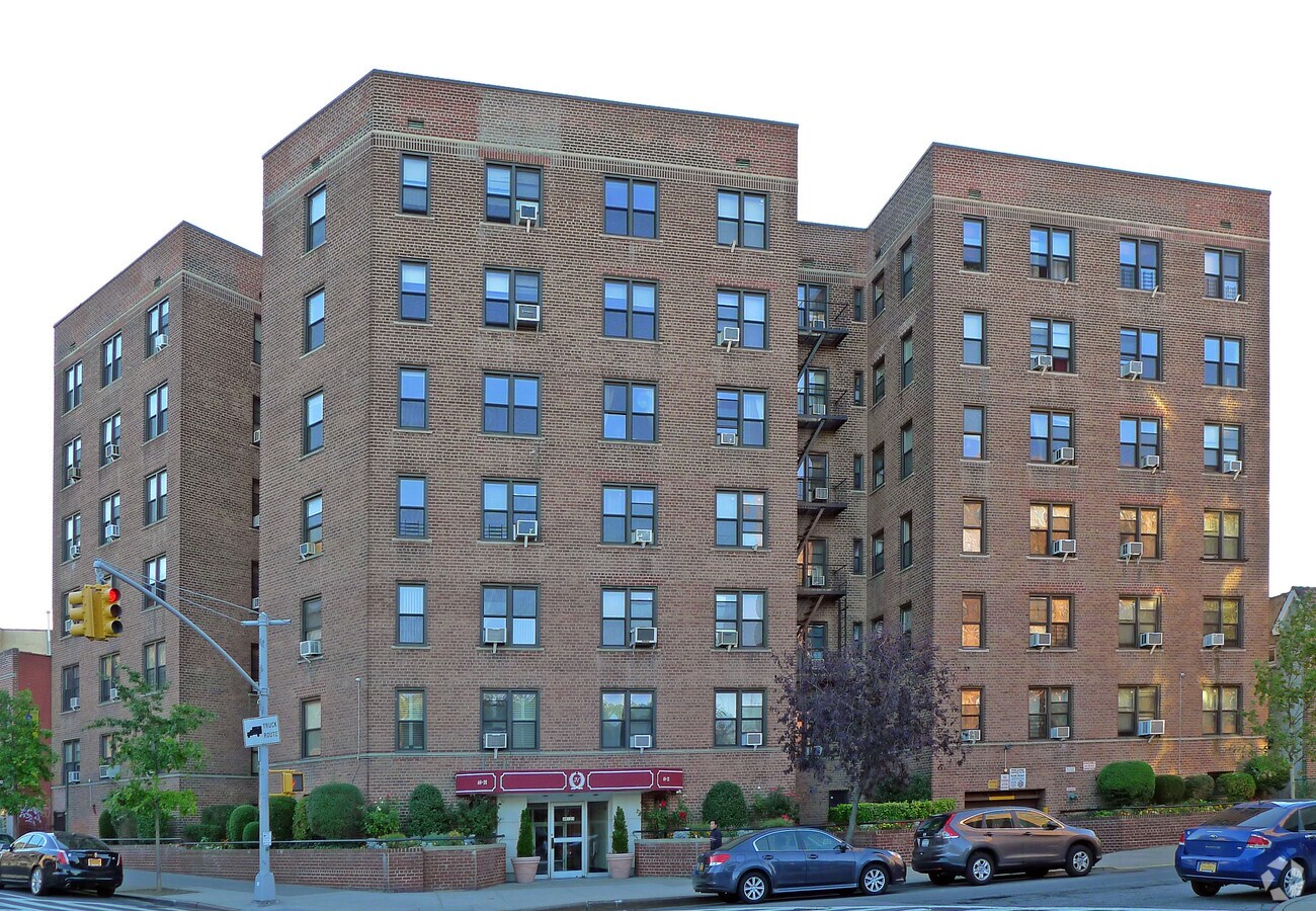 Photo - 40-04 Greenpoint Ave