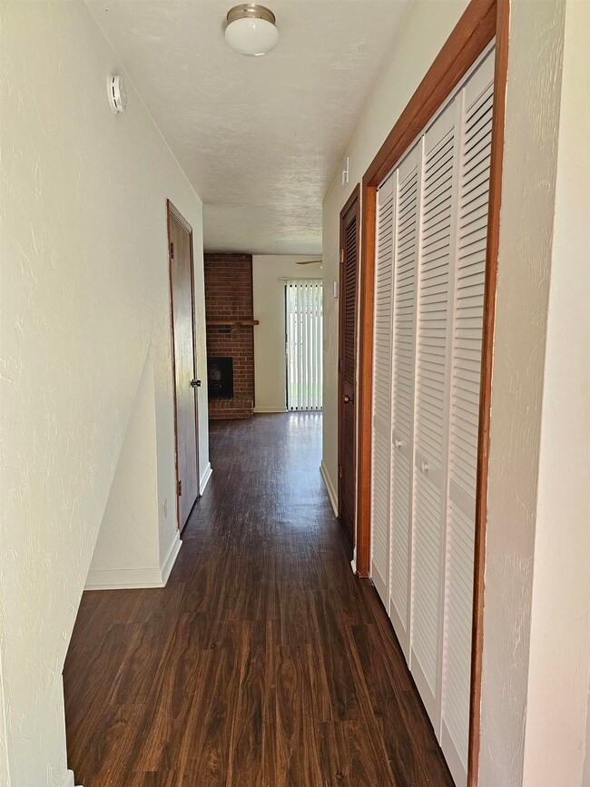 Photo - 196 Locke St