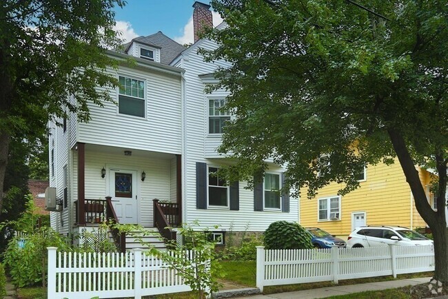 Building Photo - 83 Stedman St Unit 1 Rental