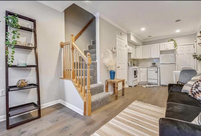 Photo - 42 E Barney St