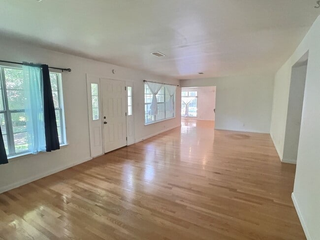 Photo - Spacious 4-Bedroom Home in the Desirable Gulf Hills Golf Course Community!