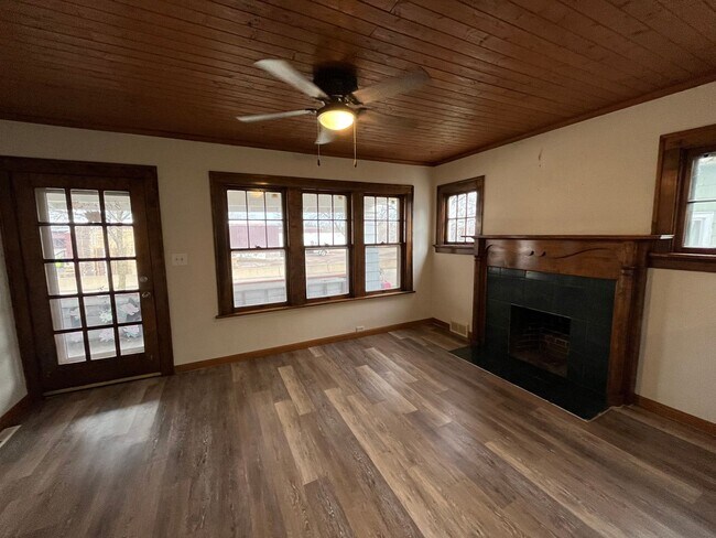 Photo - 210 N 1st Ave Unit Lower