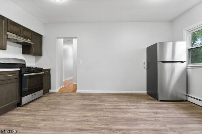 Photo - 2063 Elizabeth Ave