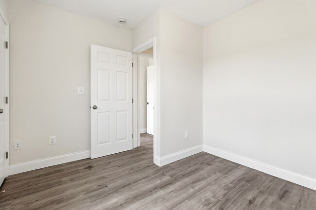 Photo - 4230 6th St SE
