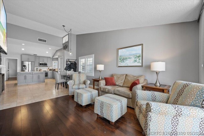 621 Ocean Dunes Cir