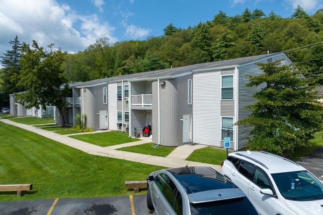 Emerald Pond Estates