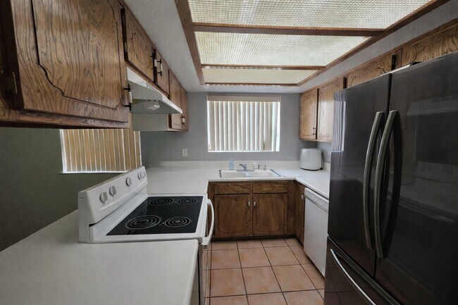 Photo - 1625 W Hillside Pl