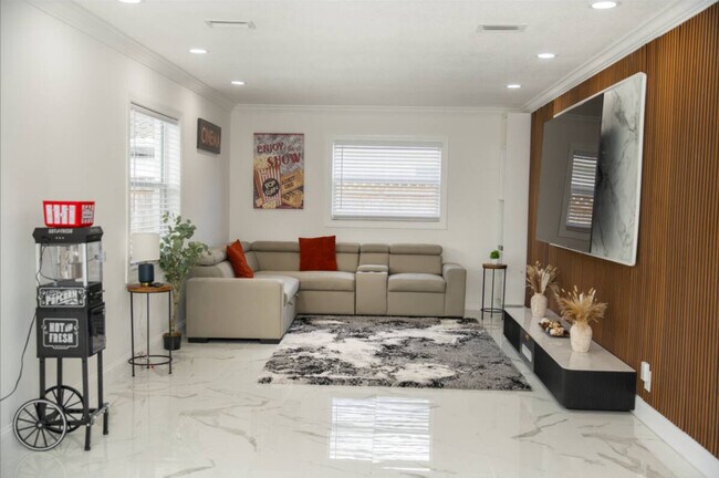 Photo - 651 NW 42nd Ave Unidad ID1369660P