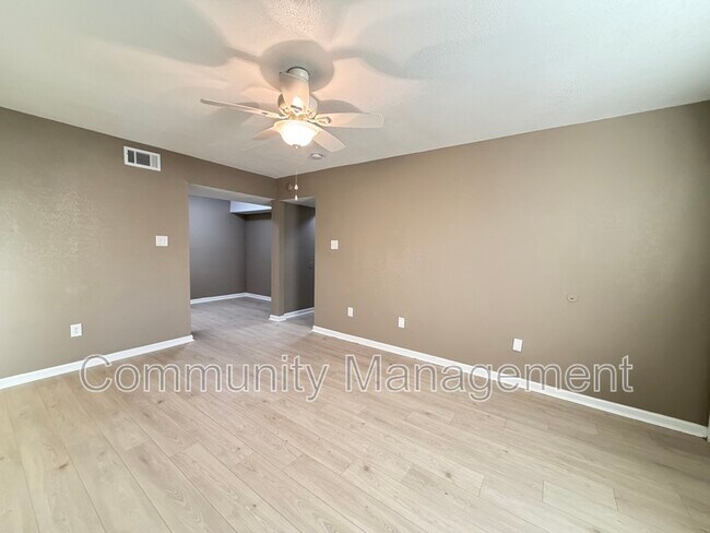 2150 N Sherwood Forest Dr Unidad 10B
