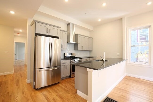 Building Photo - 20 George St Unit 1 Rental