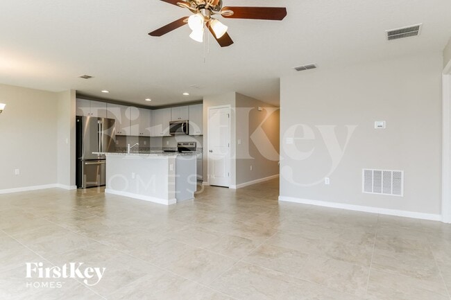 458 Earhart Dr
