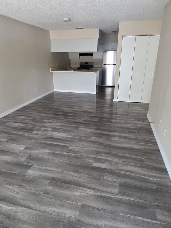 Photo - SE 30th Pl 5370 - 5370 SE 30th P Unit Greenfields C
