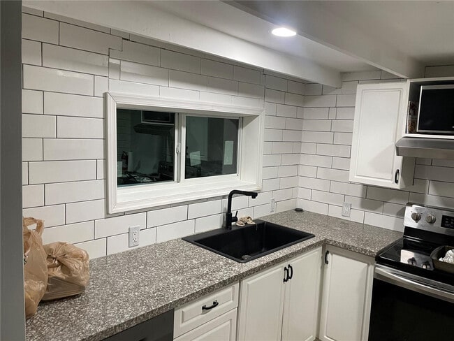 Photo - 4242 SW 49th Ct