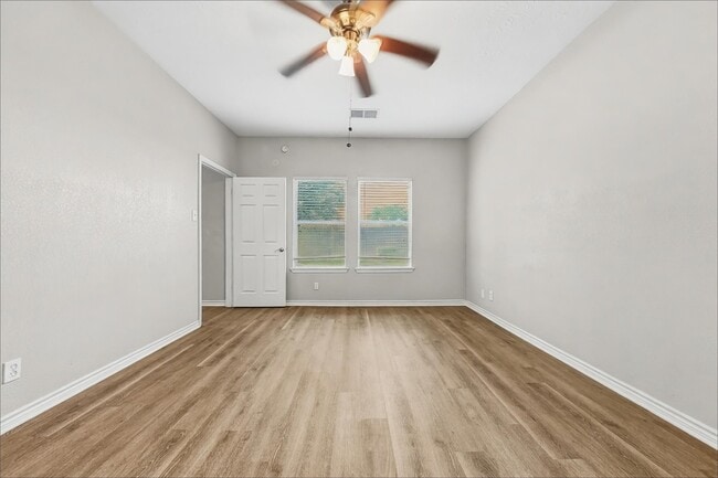 Building Photo - 10719 Woodwind Shadows Dr