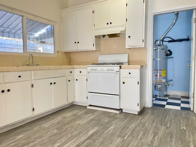 Photo - 3535 N San Joaquin St