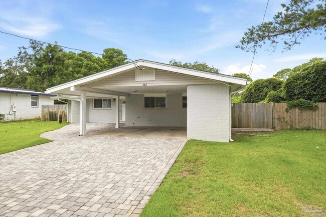 Photo - 302 Loruna Dr