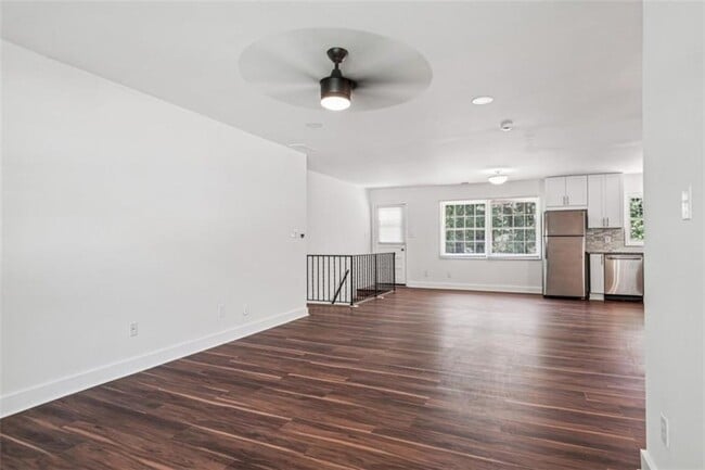 Photo - 119 Kelso Dr SW