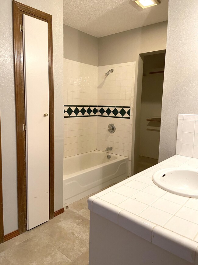 Photo - 1815 Nightingale Cir
