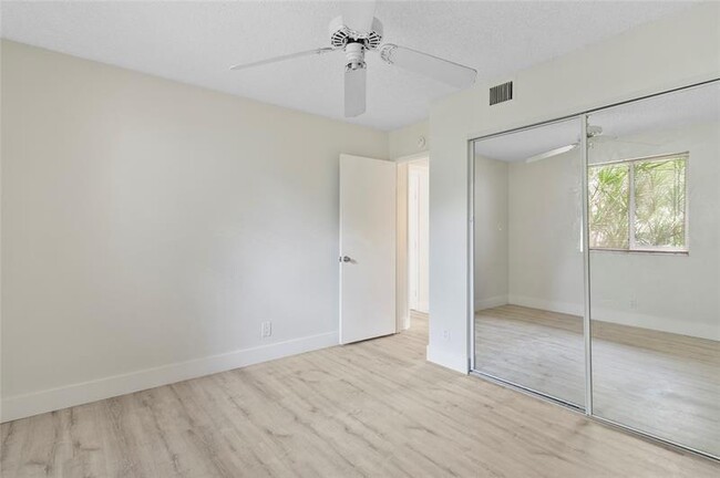 Photo - 610 Gardens Dr Unit 203