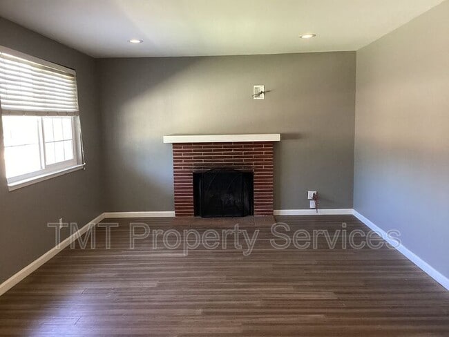 Photo - 1336 School St