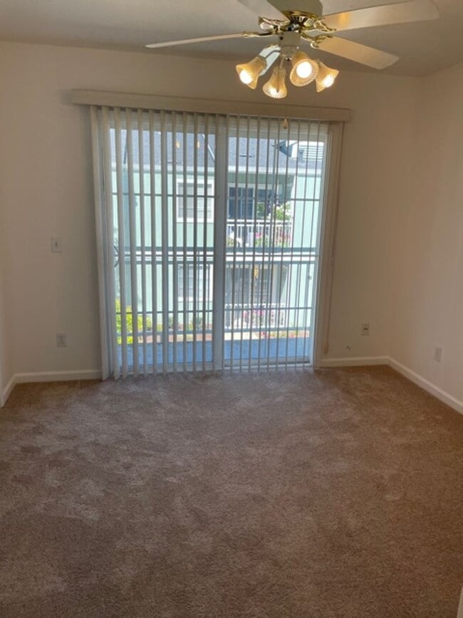 Photo - 1 Bed/1 Bath Upstairs Apartment in Gated SR Complex. Unit 224