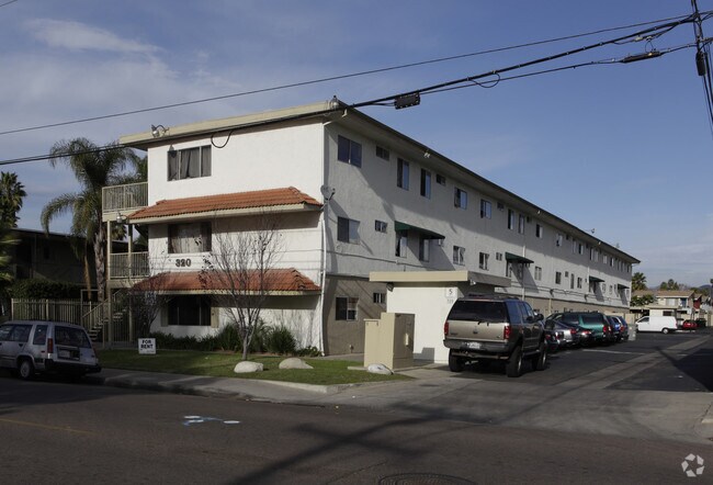 Photo - 320 N Juniper St Apartments