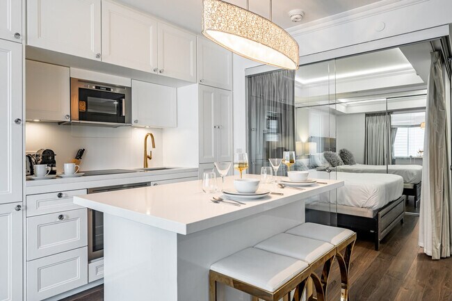 Photo - 155 Yorkville Ave Unit ID1045460P