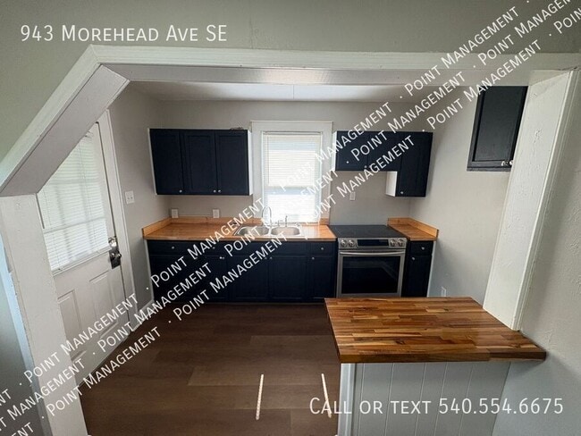Photo - 943 Morehead Ave SE