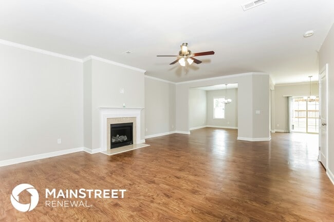 Photo - 180 Ambergate Dr