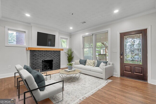 Photo - 265 Haas Ave SE