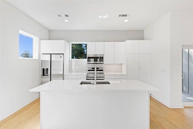 Photo - Modern 2-Bed Townhome with Attached 2-Car Garage & Balcony near Lower Greenville Unit 2