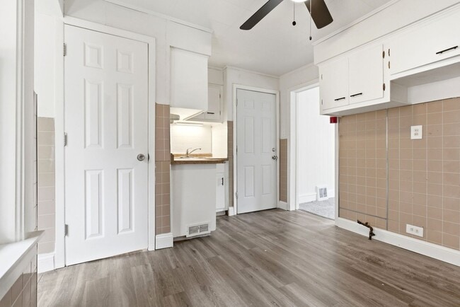 689 Midland Ave Unit 4
