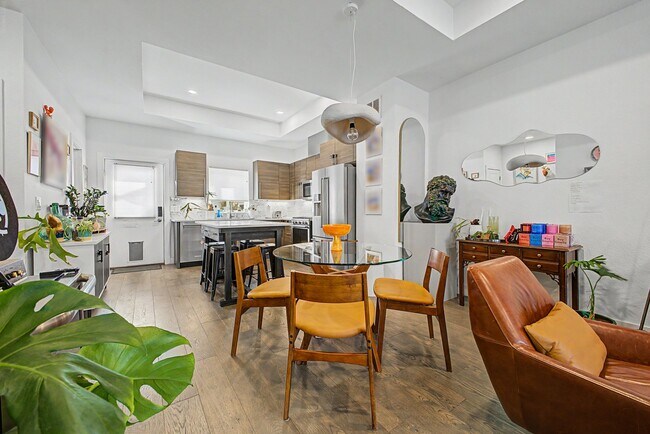 Photo - 2824 W Parkside Pl