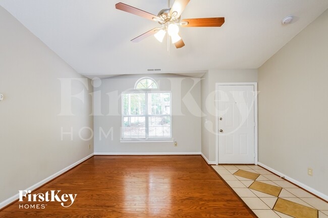 Photo - 110 Waderich Ln