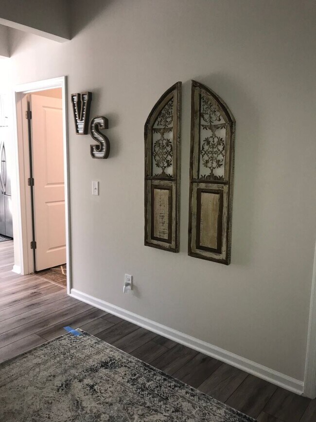 Photo - 319 Waybridge Way