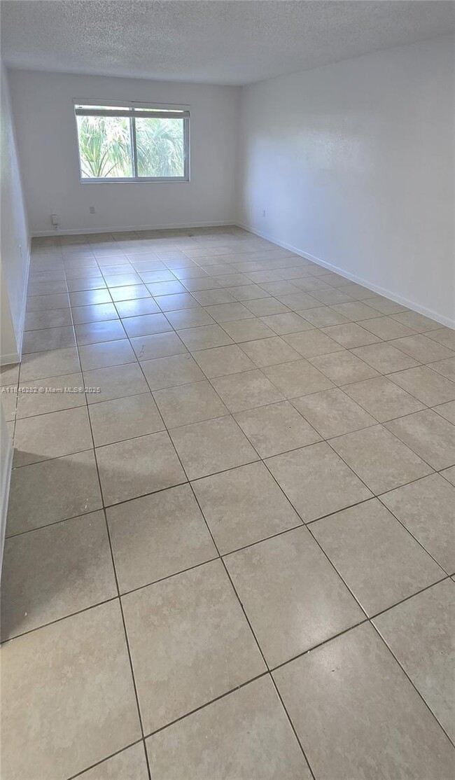 Building Photo - 10820 SW 200th Dr Unit 463 Rental