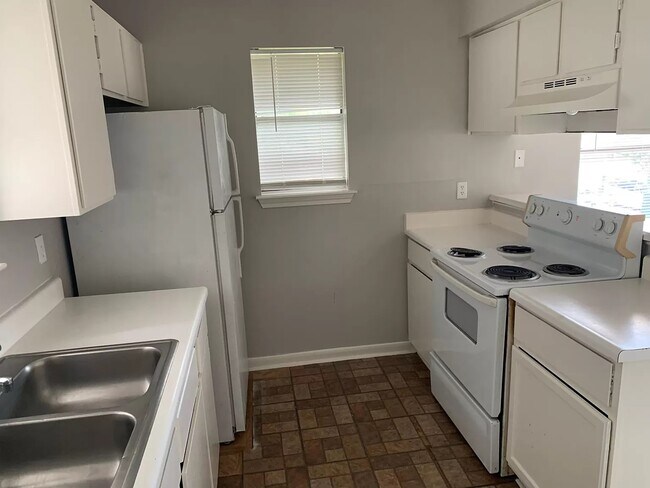 Photo - 3221 Hirschfield Rd