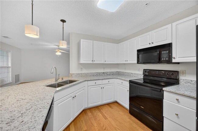 Photo - 2221 Delaney Dr Unit 114