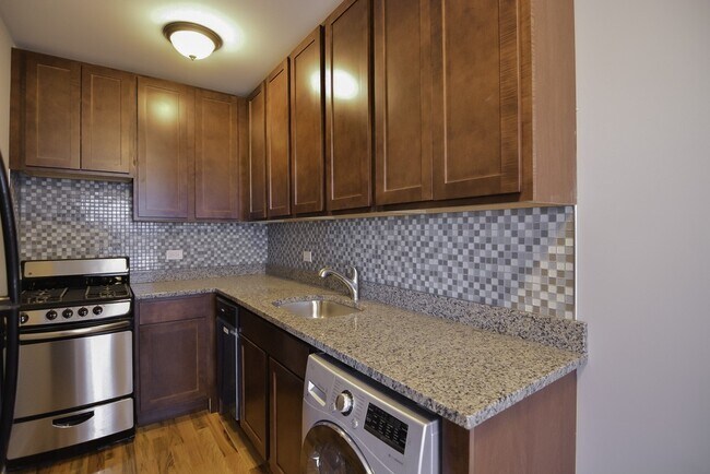 Photo - 555 W Arlington Unidad 608