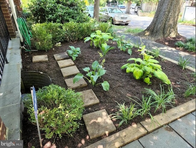 Photo - 1770 Hobart St NW